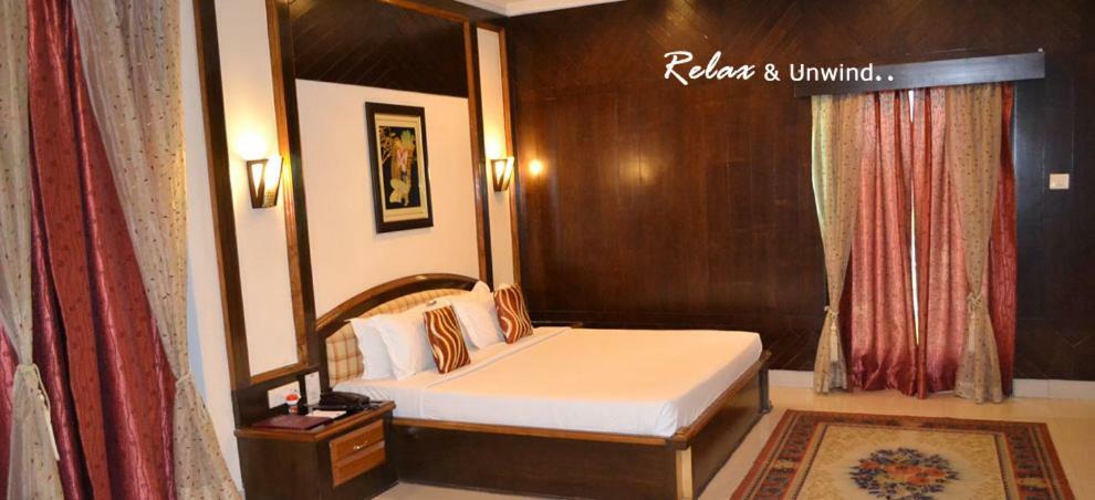 Hotel Rudra Continental Rudrapur Экстерьер фото
