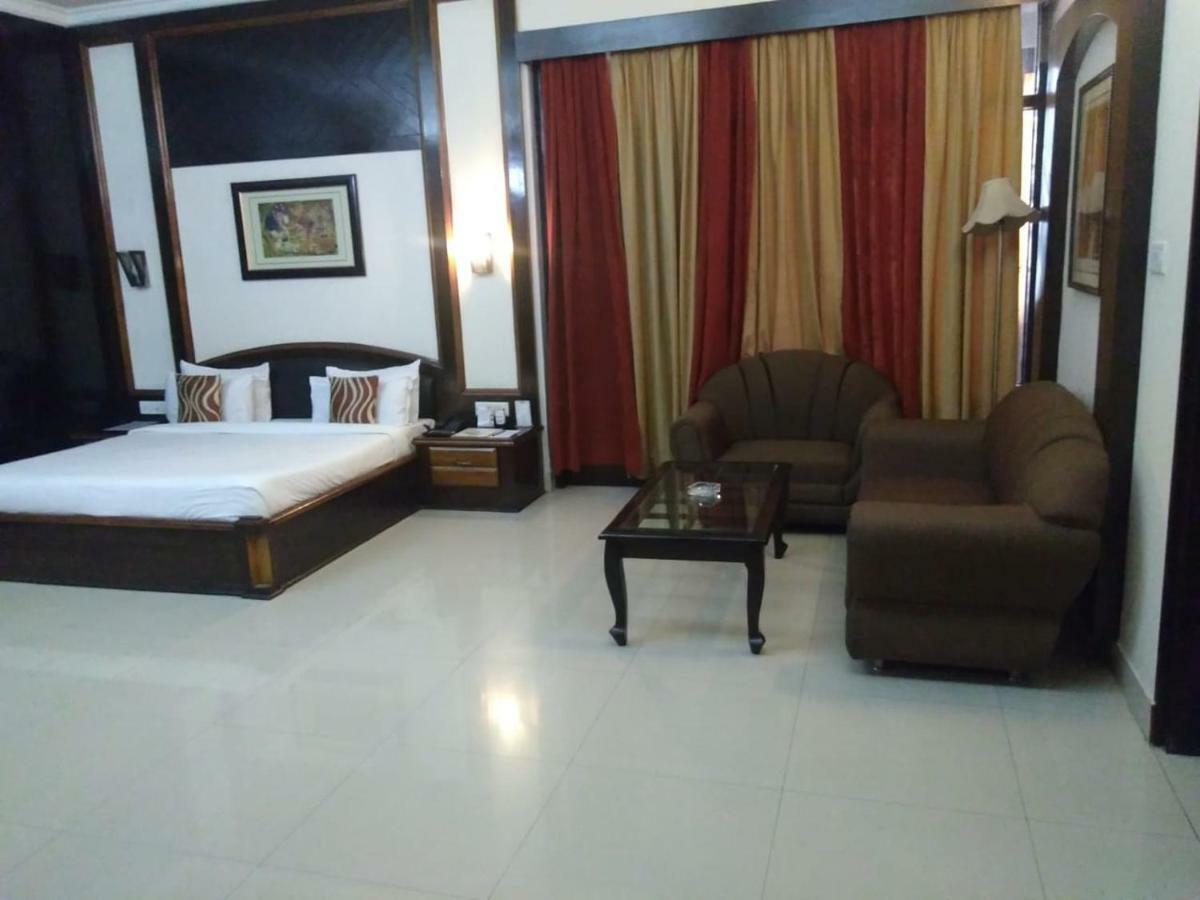 Hotel Rudra Continental Rudrapur Экстерьер фото